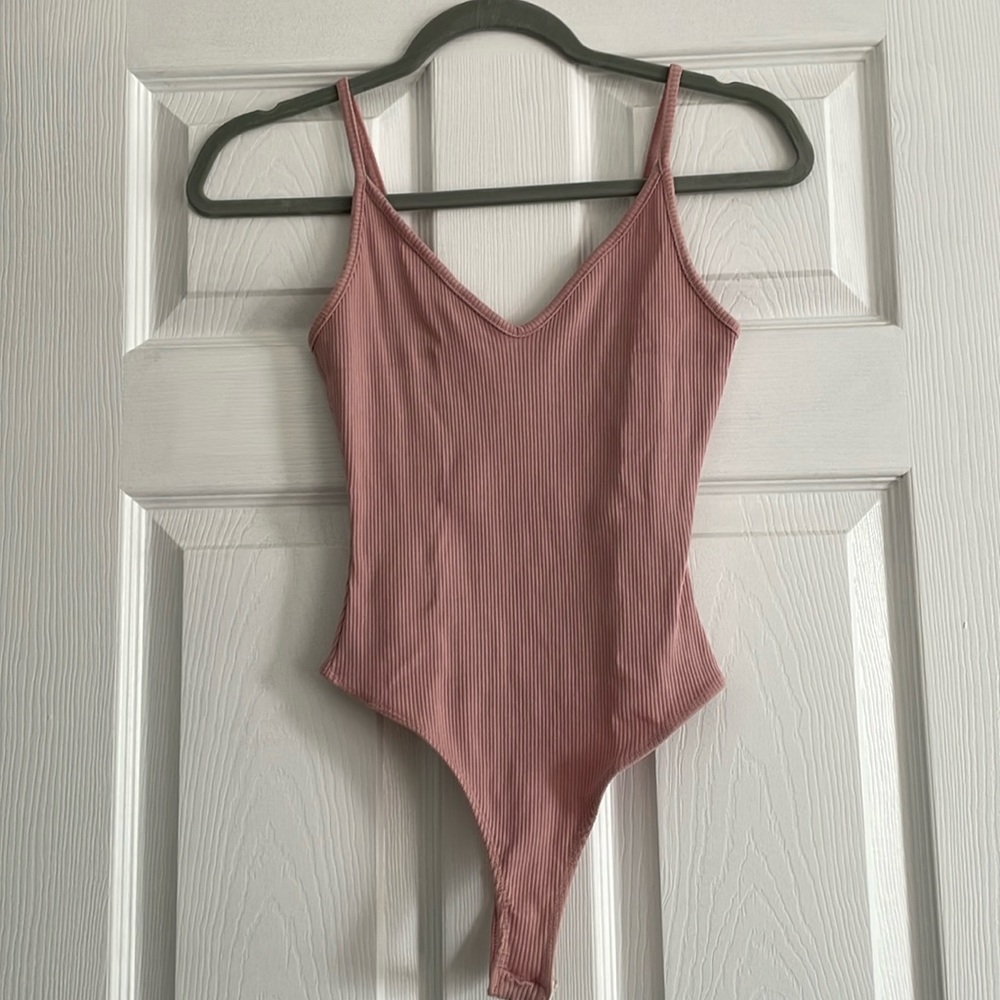 Lulus pink ribbed bodysuit XS